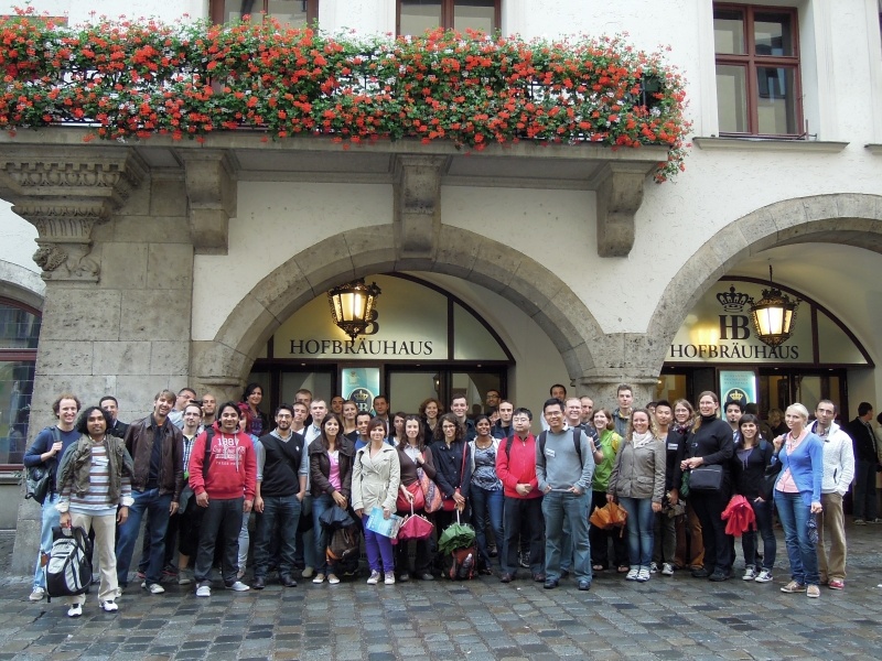 RSSS12 - Group in front of Hofbraeuhaus